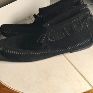 Minnetonka fringed booties